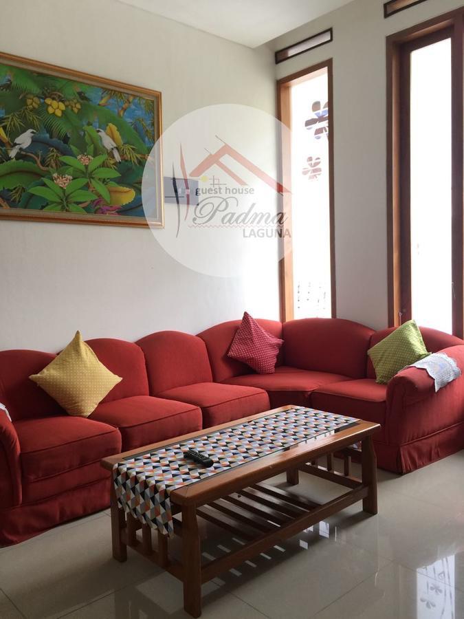 Padma Laguna Guesthouse Baturetno Ngoại thất bức ảnh