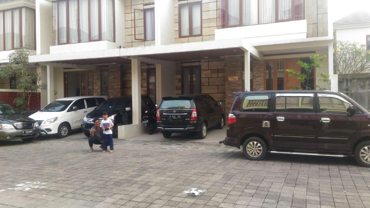 Padma Laguna Guesthouse Baturetno Ngoại thất bức ảnh