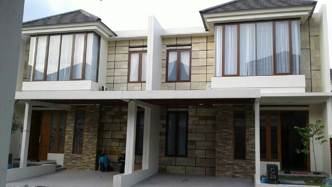 Padma Laguna Guesthouse Baturetno Ngoại thất bức ảnh
